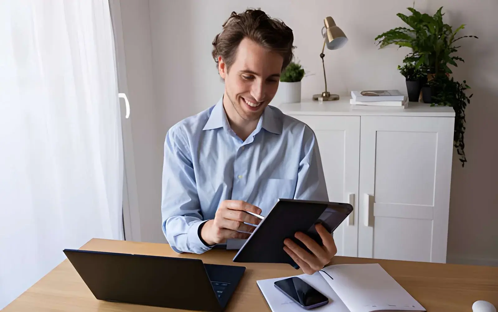 How Digital Technology Is Changing Everyday Decisions and Business Tasks